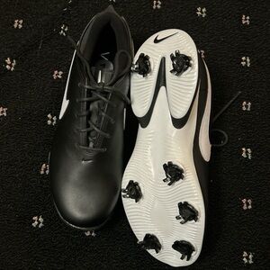 Nike Black and White Athletic Golf Shoes